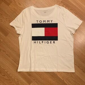 Tommy Hilfiger NWOT T-Shirt